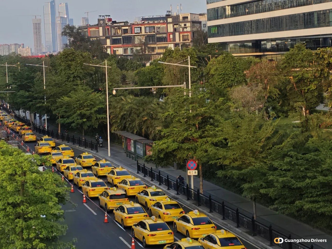 Taxi_at_canton_fair